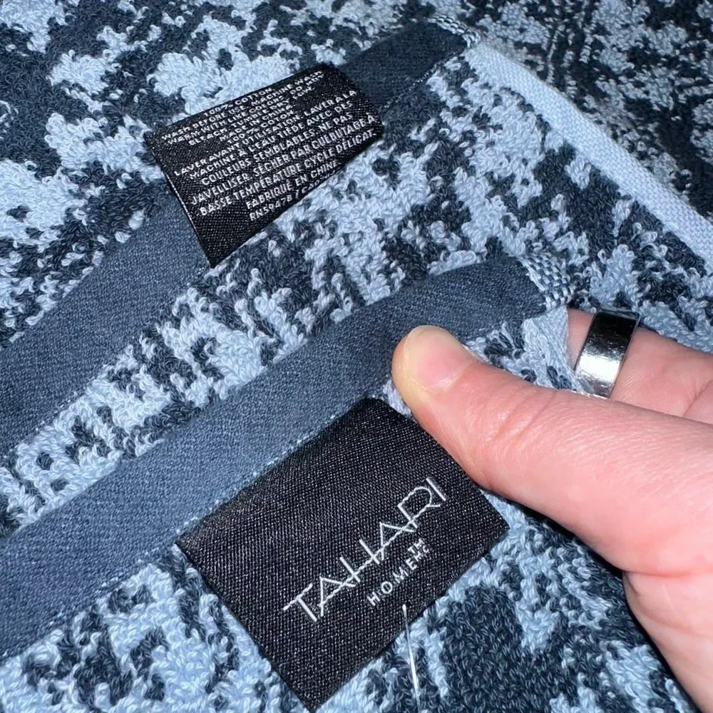 Tahari Home Bath Towel Set 8 Pieces Navy and Light Blue Abstract Pattern MWT